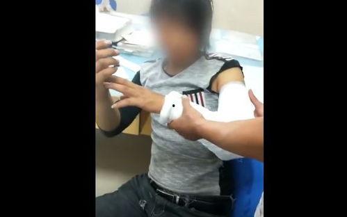 网红拍吃瓜视频